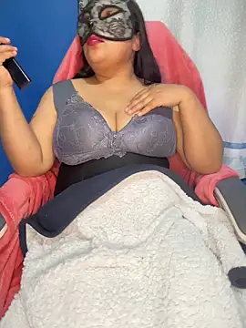 Luci Sweet22 online show from 11-18-25, 02:39