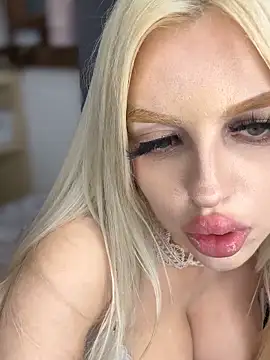 Snapshot of Steffi_Snowbunny chatting on 04-15-26, 07:58 Steffi Snowbunny online show from 04-15-26, 07:58