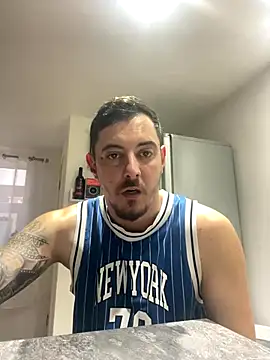 DaNNyeL016 online show from 09-17-25, 05:58