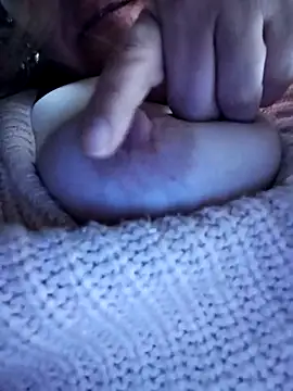 Snapshot of denissebombon chatting on 02-05-26, 11:20 denissebombon online show from 02-05-26, 11:20