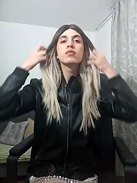 Snapshot of Andy_Roses chatting on 03-12-26, 02:29 Andy Roses online show from 03-12-26, 02:29