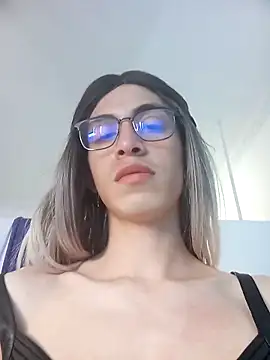 Snapshot of Andy_Roses chatting on 04-03-26, 04:27 Andy Roses online show from 04-03-26, 04:27