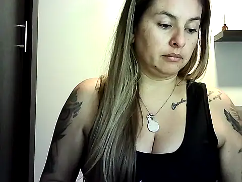 Valery  Rouse  online show from 06-04-26, 09:43