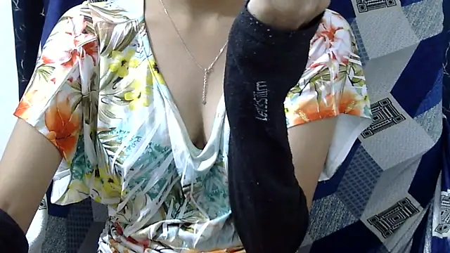 Riva arora01 online show from 05-31-26, 12:56