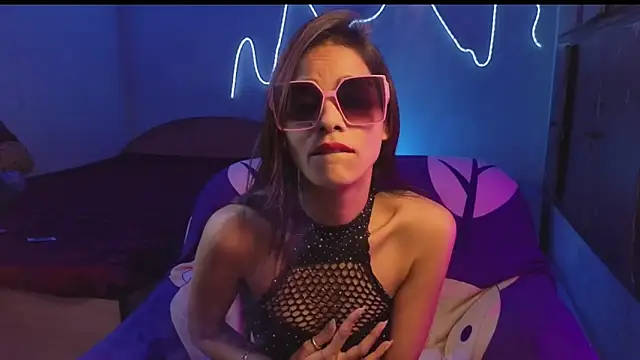 Snapshot of royeoy22 chatting on 02-03-26, 10:42 royeoy22 online show from 02-03-26, 10:42