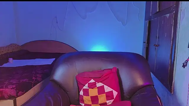 Snapshot of royeoy22 chatting on 02-04-26, 06:30 royeoy22 online show from 02-04-26, 06:30