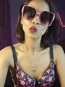 royeoy22 online show from 05-18-26, 06:52