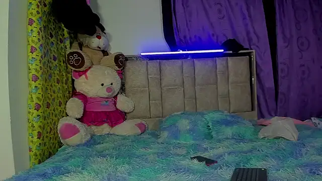 sophiaydaphne online show from 04-08-26, 12:10