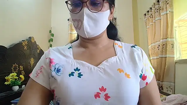 Elena cruz5 online show from 05-21-26, 06:20