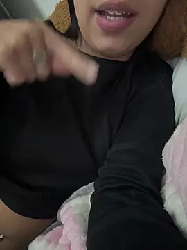 lulizoee online show from 06-18-26, 06:23