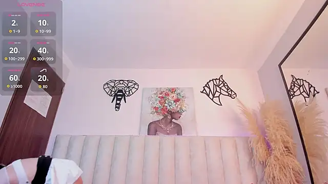 Nina Ford online show from 04-13-26, 07:52