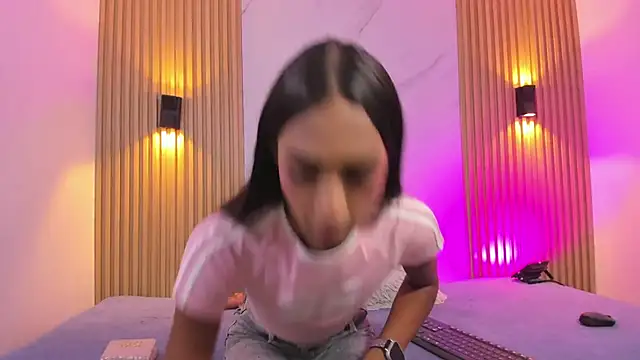 Valentinaliux  online show from 03-25-26, 11:16