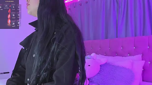 Nayla-Mouna online show from 04-13-26, 07:52