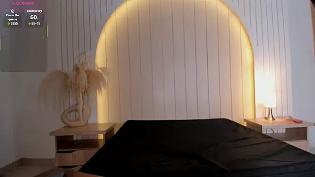 ALICESANDOVAL online show from 04-12-26, 11:15