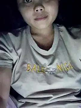Snapshot of omiu-baby chatting on 06-21-26, 02:08 omiu-baby online show from 06-21-26, 02:08