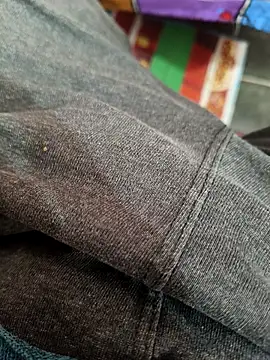 Snapshot of Deshi_hot_boy chatting on 09-16-25, 04:24 Deshi hot boy online show from 09-16-25, 04:24