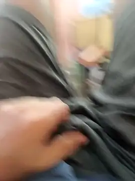 Snapshot of Deshi_hot_boy chatting on 09-25-25, 08:40 Deshi hot boy online show from 09-25-25, 08:40