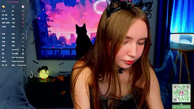 ElfredaTupy online show from 11-08-25, 07:45