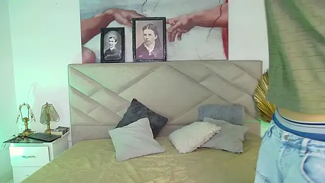 Snapshot of AngelFlexxx chatting on 10-02-25, 08:49 AngelFlexxx online show from 10-02-25, 08:49