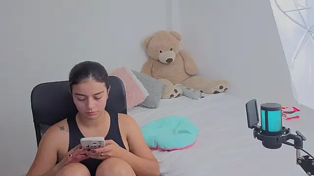 valerihouse online show from 04-01-26, 02:12