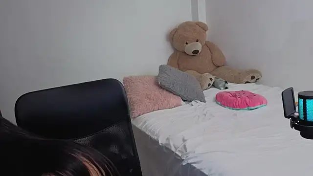 valerihouse online show from 04-03-26, 01:36