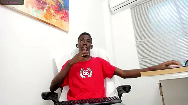 Snapshot of Alan_blacke chatting on 10-25-25, 12:34 Alan blacke online show from 10-25-25, 12:34