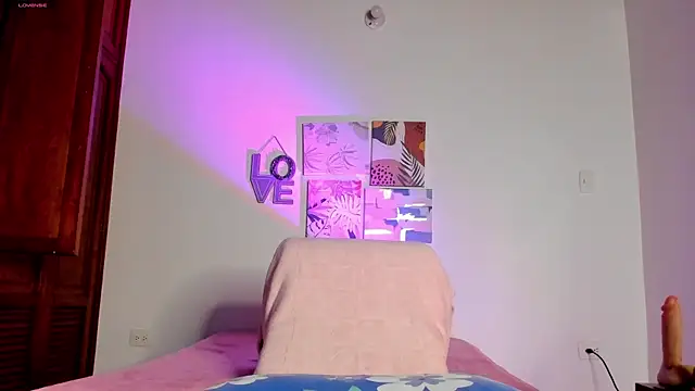 hellzel moon online show from 04-16-26, 03:07