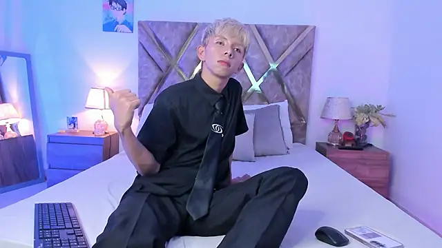 Snapshot of Hyunjin_Son chatting on 02-06-26, 11:52 Hyunjin Son online show from 02-06-26, 11:52