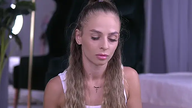 ElaraShine online show from 09-12-25, 08:53