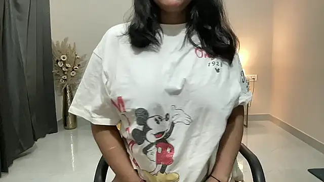 Snapshot of piyassi__divya chatting on 06-24-26, 05:34 piyassi divya online show from 06-24-26, 05:34