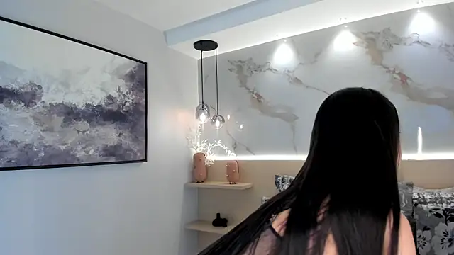 Snapshot of SolAvelar chatting on 06-17-26, 11:49 SolAvelar online show from 06-17-26, 11:49