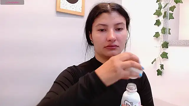 Snapshot of louis_k chatting on 06-19-26, 11:25 louis k online show from 06-19-26, 11:25