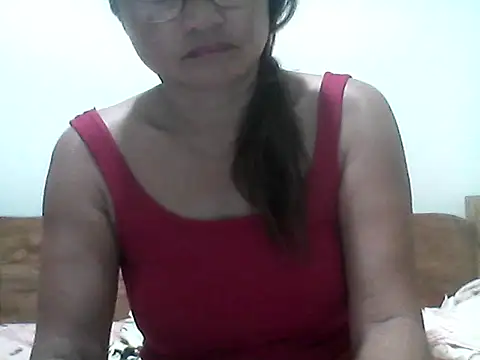 nathalie0045 online show from 04-08-26, 07:58
