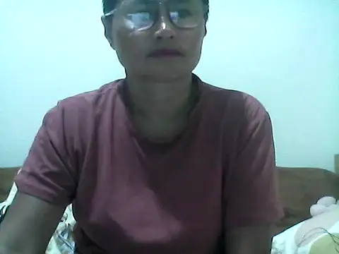 nathalie0045 online show from 07-09-26, 09:24