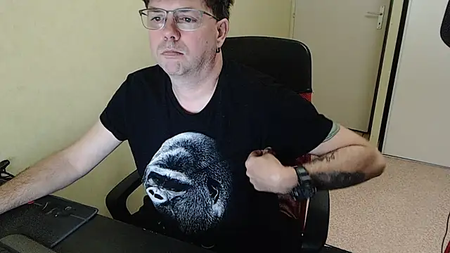 blueandwhite1 online show from 03-20-26, 10:36