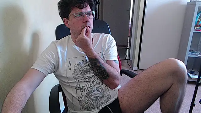 blueandwhite1 online show from 04-14-26, 07:03