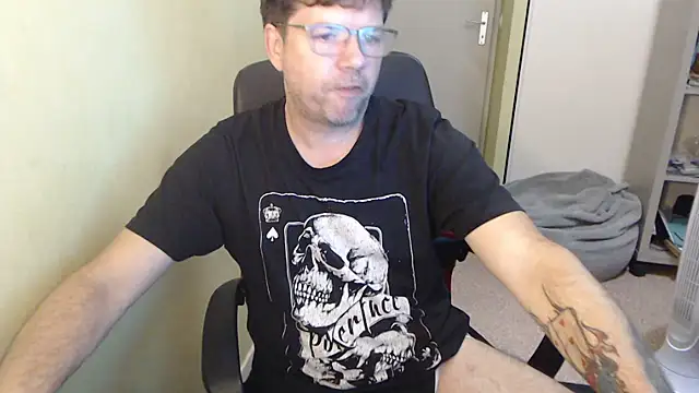 blueandwhite1 online show from 06-21-26, 08:28