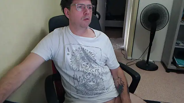 blueandwhite1 online show from 06-24-26, 07:29