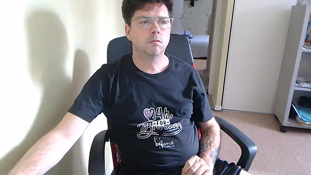 blueandwhite1 online show from 06-30-26, 02:29