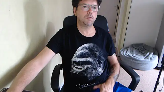 blueandwhite1 online show from 08-01-26, 07:07