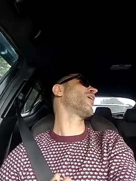 Snapshot of siad@xh chatting on 12-20-25, 12:45 siadxh online show from 12-20-25, 12:45