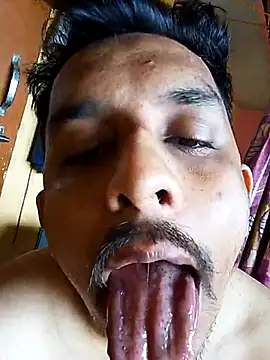 Snapshot of Nihaal17 chatting on 10-03-25, 04:09 Nihaal17 online show from 10-03-25, 04:09