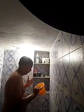 Snapshot of Nihaal17 chatting on 10-11-25, 02:59 Nihaal17 online show from 10-11-25, 02:59