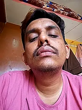 Snapshot of Nihaal17 chatting on 10-19-25, 07:31 Nihaal17 online show from 10-19-25, 07:31