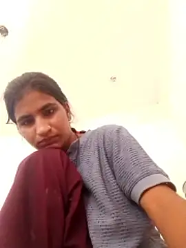 Suhani hot12 online show from 05-27-26, 01:35