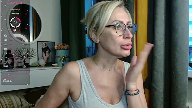 Snapshot of PamellaMurphy chatting on 06-30-26, 12:00 PamellaMurphy online show from 06-30-26, 12:00