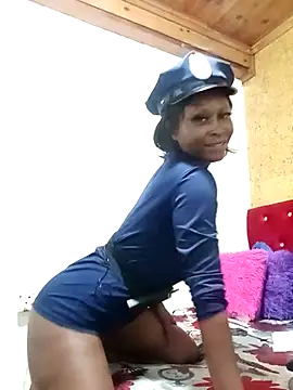 Snapshot of SexyBootie chatting on 04-01-26, 07:22 SexyBootie online show from 04-01-26, 07:22