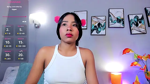 SophieW1 online show from 12-18-25, 12:22