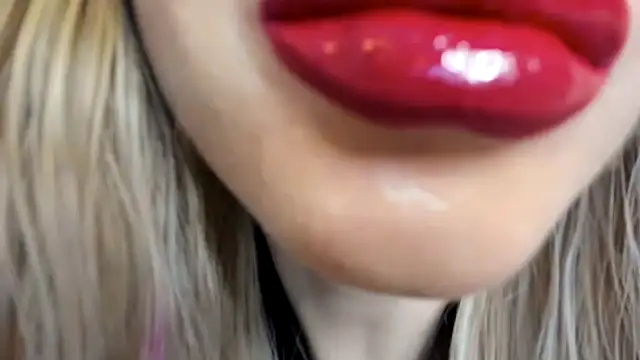 Snapshot of Politeeliza chatting on 04-28-26, 12:20 Politeeliza online show from 04-28-26, 12:20