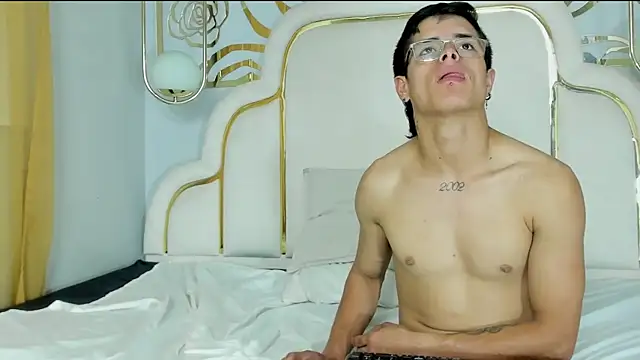 midnightlust vc online show from 12-17-25, 02:56